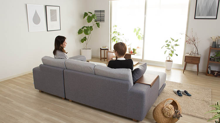 ハイバックで弾力のある贅沢な座り心地 クローバー