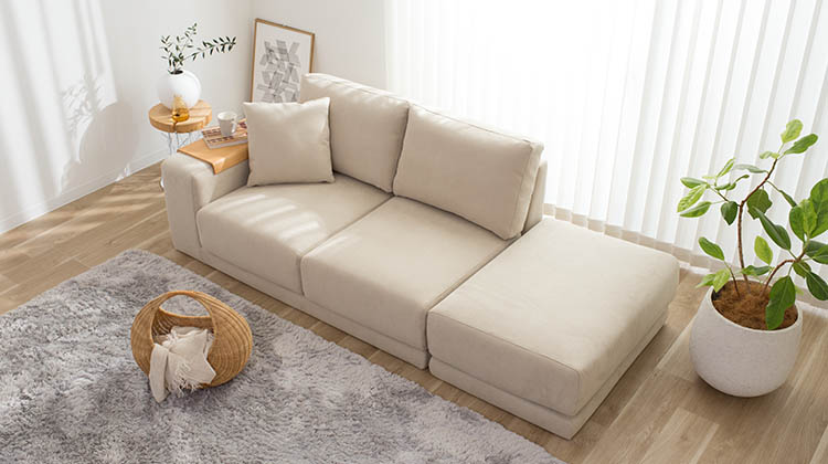 ハイバックで弾力のある贅沢な座り心地 クローバー